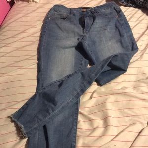 Light wash skinny jeans